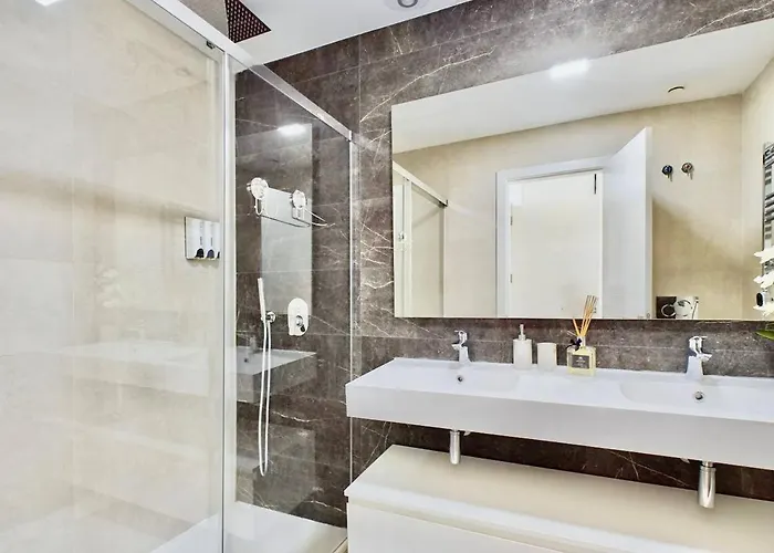 Sunset Cliffs Banana Apartment